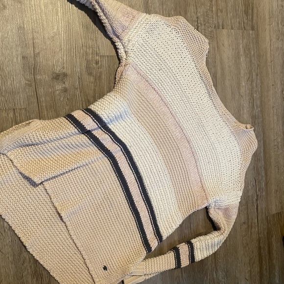 Womens size small American Eagle sweater - Picture 1 of 4